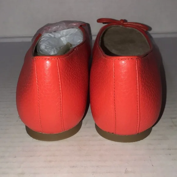 NWB Vionic Klara Cap Toe Flat in Cherry tomato Red Sz 9 Narrow - Picture 9 of 9